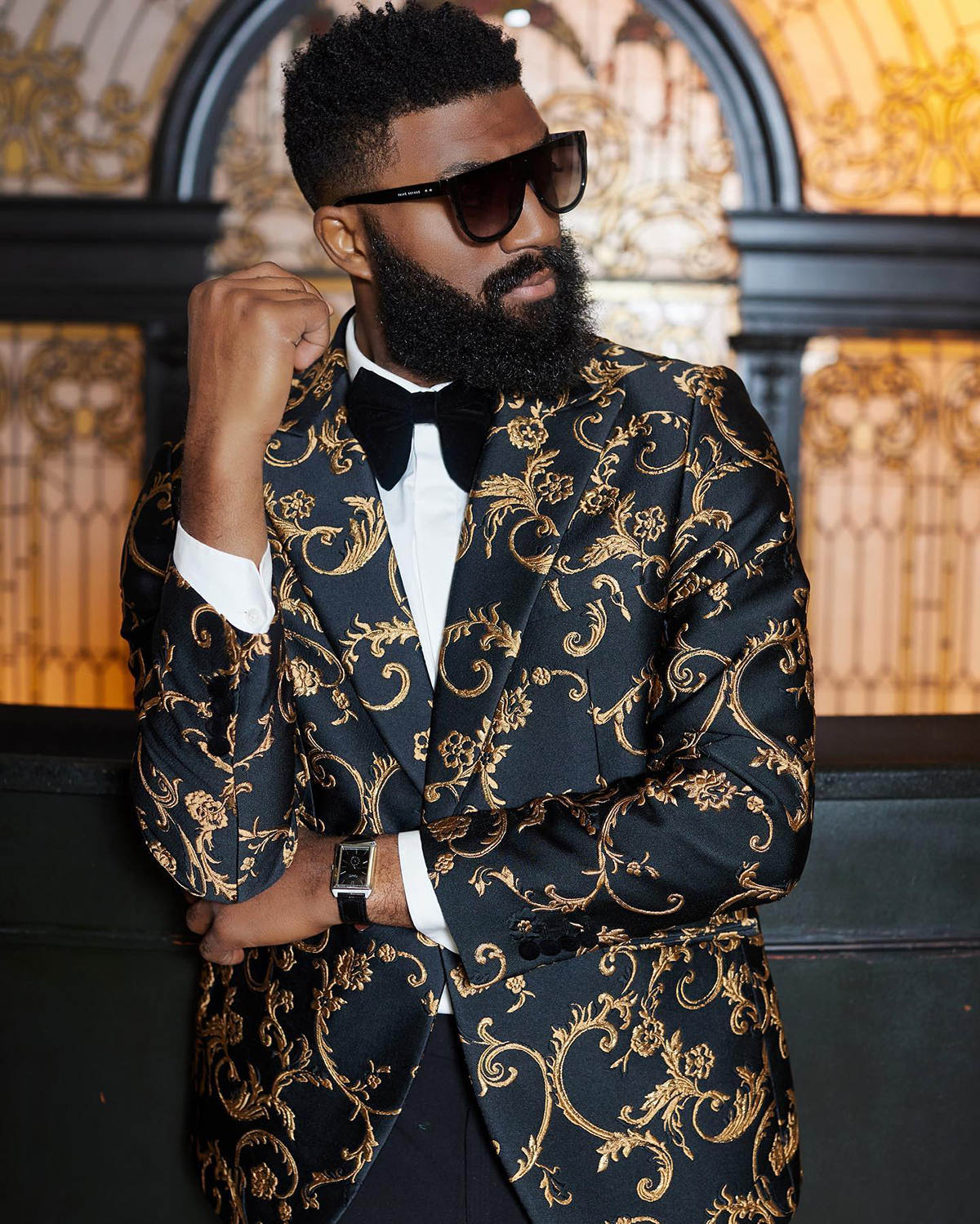 Exquisite Wedding Tuxedos Appliques Classic Fit Men Suit Peaked Lapel 1 Piece Set Jacket Party Groom Business Blazers Customized