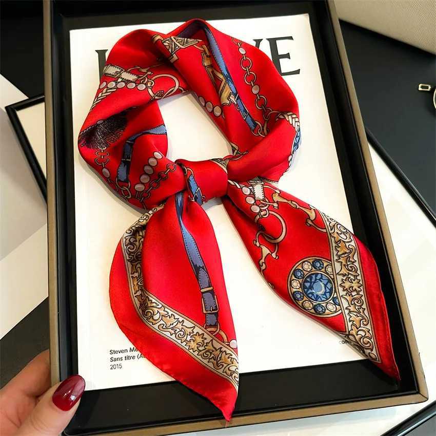 Luxury Chain Printed Small Square Scarf Simulated Silk Thin Neck Scarf Fashion Sunscreen Scarf X250319