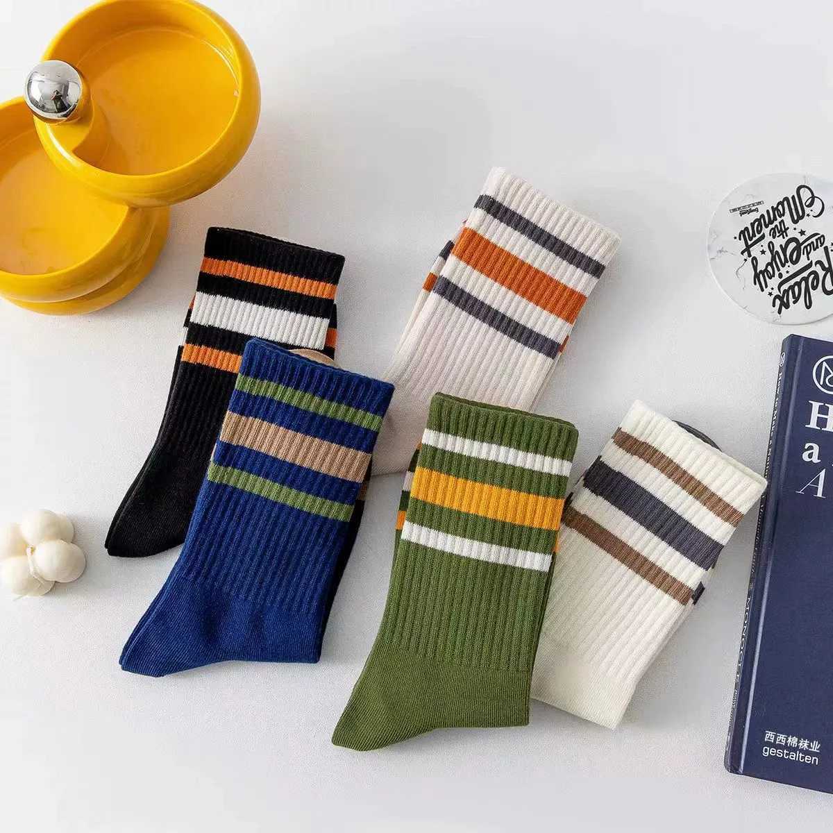 5/10 pairs of mens striped mid tube socks fashionable color blocking soft and comfortable sweat absorbing and breathable casual socks X250319