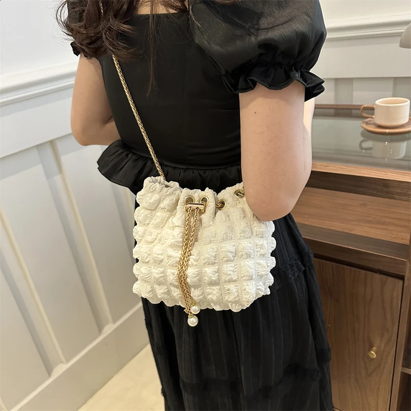 Womens Pleatd Crossbody Bag Chain Cloud Bubbles Bucket Bag Solid Color Drawstring Shoulder Bag Casual for Party Prom 250317