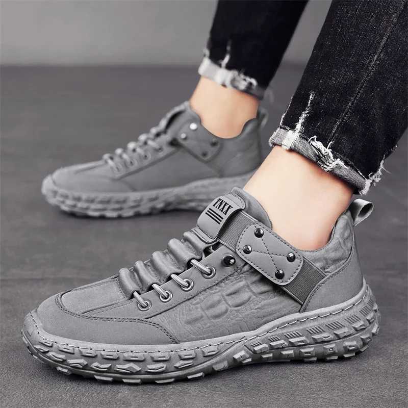 2024 Mens Tire Soled Work Shoes Outdoor Hiking Shoes Breathable Casual Outdoor Platform Hiking Skateboard Sneakers Z250319