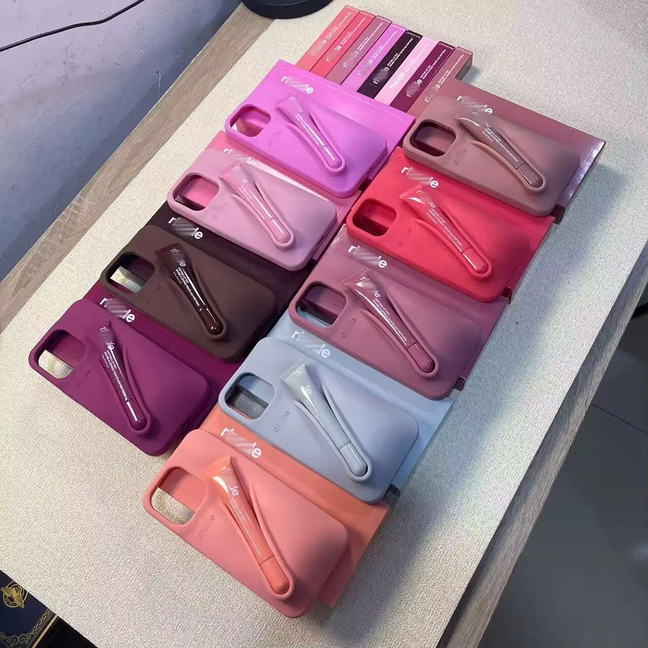 Lip Gloss Rhode Make up Lipstick Holder Silicone Mobile Cell Phone Cover Cases for iphone X 11 12 13 14 15 Pro Max
