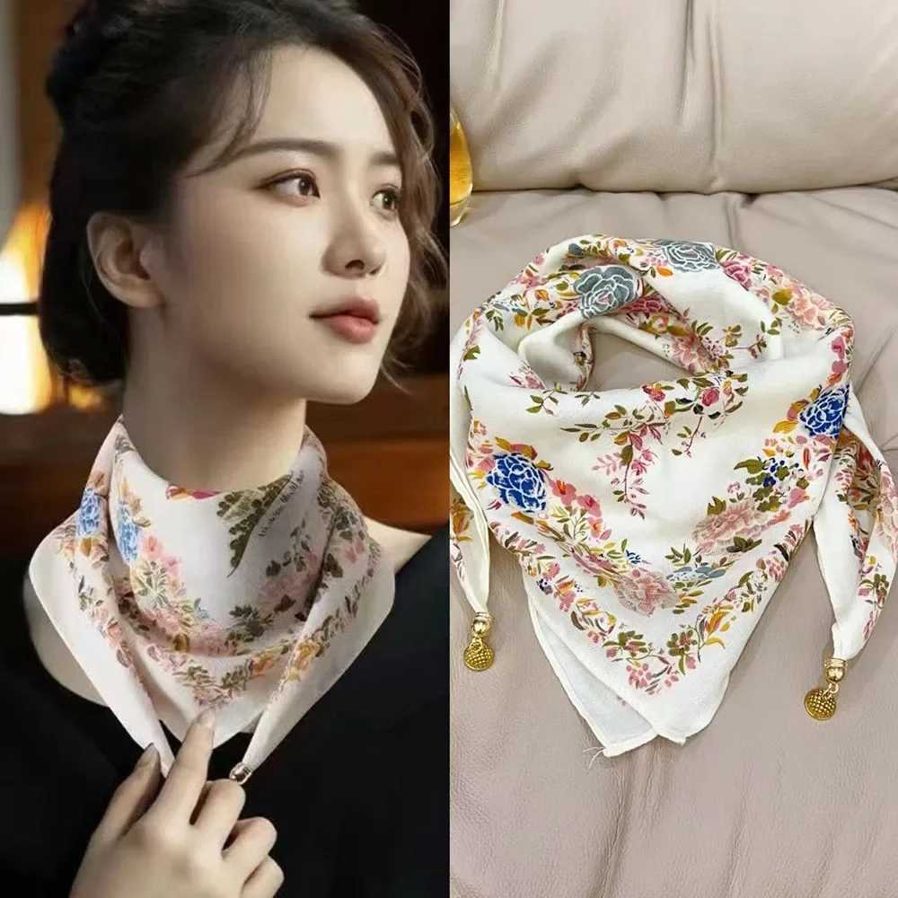 Magnetic triangular neck protective scarf suitable for warm autumn and winter 2024 new cotton linen scarf high-end neck scarf X250319