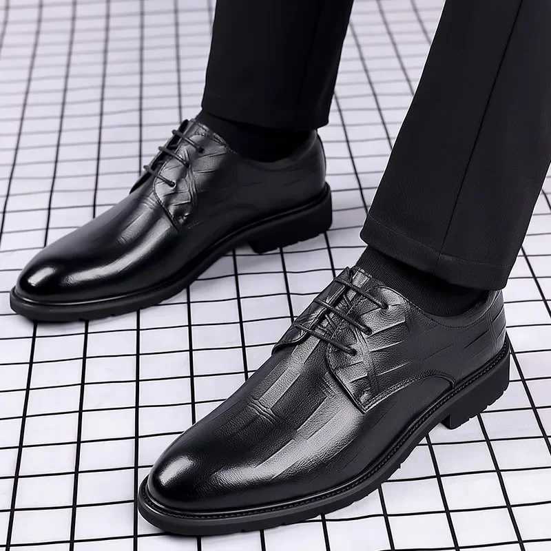 Leather shoes for mens new business formal casual breathable mens UK and South Korea versi pointed groom wedding shoesXJ250319