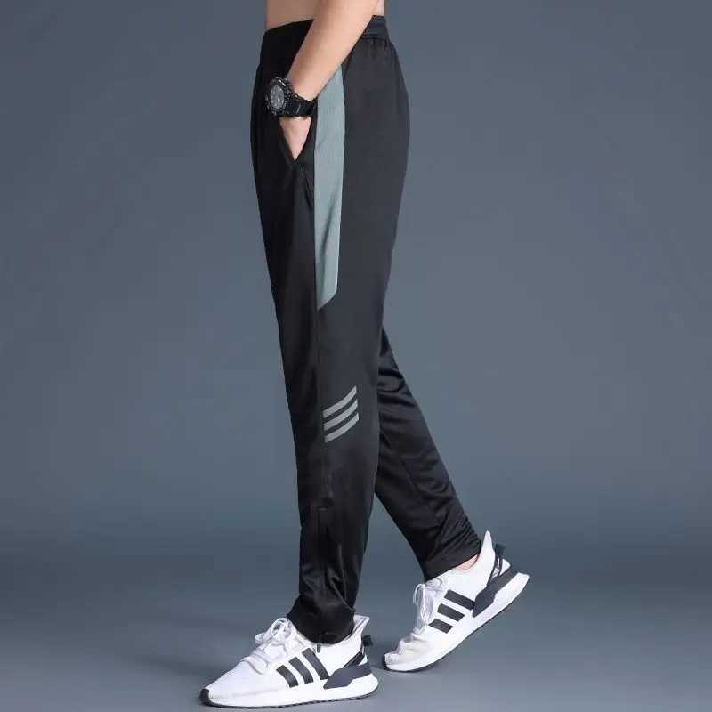 Sports Training Men Striped Tracksuit Capris Pants Spring Summer Thin Outdoor Breathable Cycling Joggers Quick Dry Sweatpants X250319