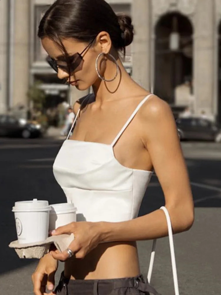 Spaghetti shoulder strap vest sexy backless bandage tight crop top elegant lace for summer party streetwear womens camisole 250319