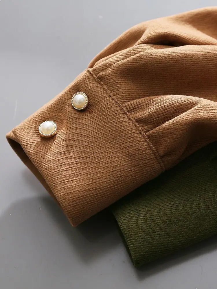 Brushed Corduroy lapel long sleeved shirt for womens autumn and winter n chain retro thick bottom top 250318