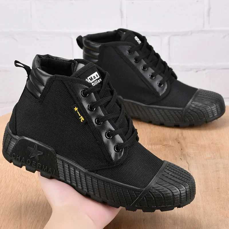 Mens Canvas Shoes Outdoor Work Shoes Non Slip Breathable Casual Sneakers for Men Soft Sole Wear-resistant Walking Flats Zapatos Z250319