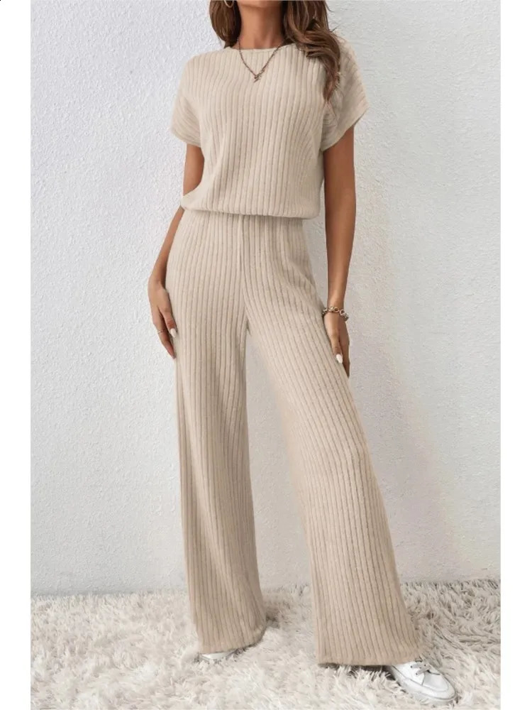 Women Spring Autumn Collection Solid Color Fine Pit Strip Fashion Shoulder Short Sleeve Knitted Set Top Pants Two Piece Set 250319