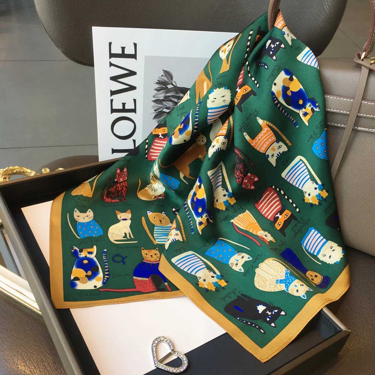Luxury brand 2023 Silk Square scarf with cat neck headband Kerchief headband Bandana Fem Foard 70cm X250319
