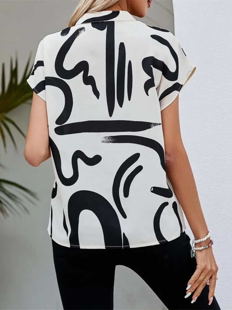 Womens summer simple style shirt womens casual short bat sleeve Vneck printed top 250312