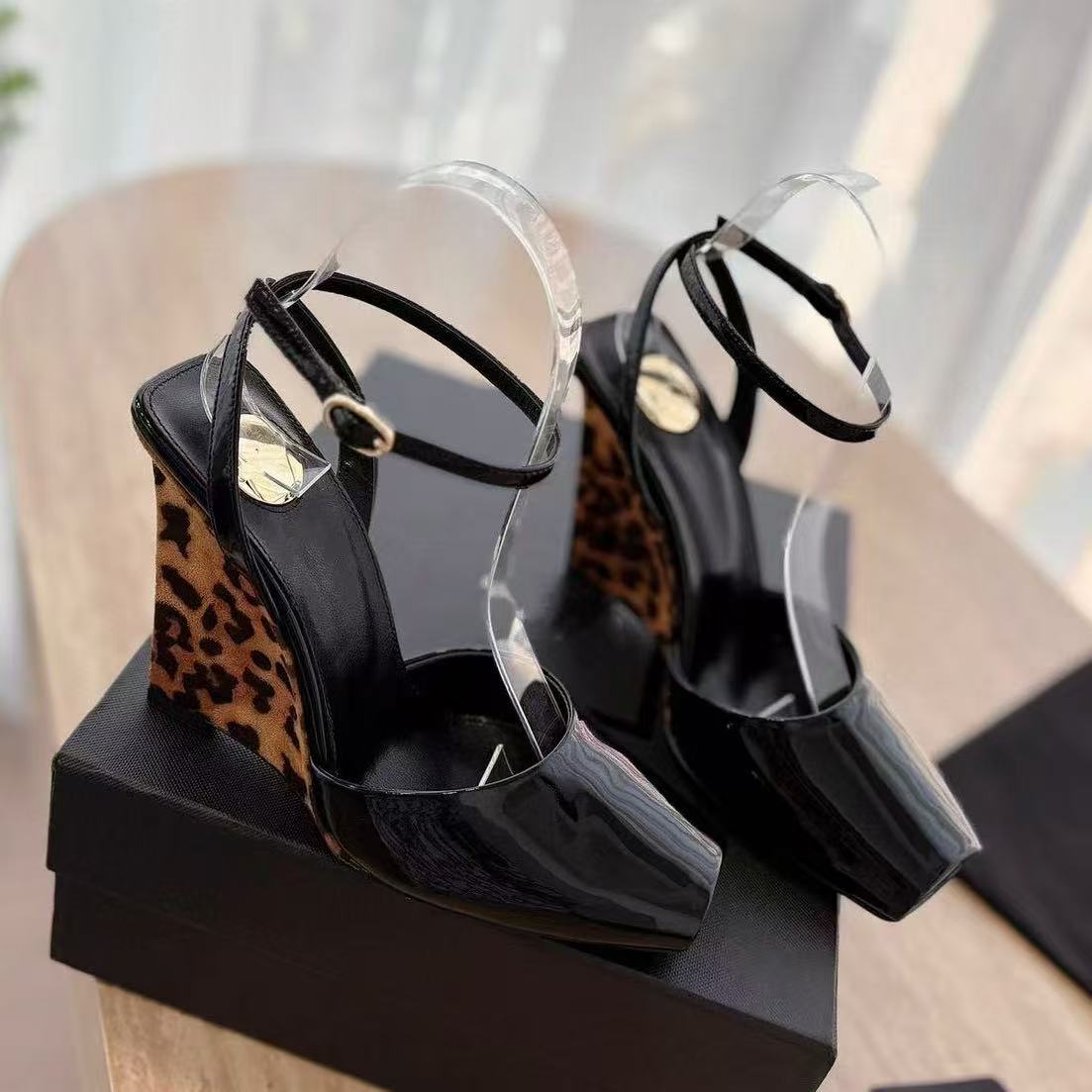 Elegant High heel Womens platform sandals Ankle wrap Stiletto heels Serpentine crystal embellished luxury designer high heels High quality wedding Wedge sandals