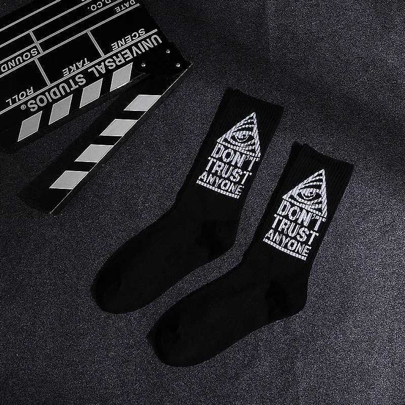 1 pair of mens fashionable hip-hop contrasting firefighter soCKs red flame flame torch hot street skateboard cotton soCKs X250319