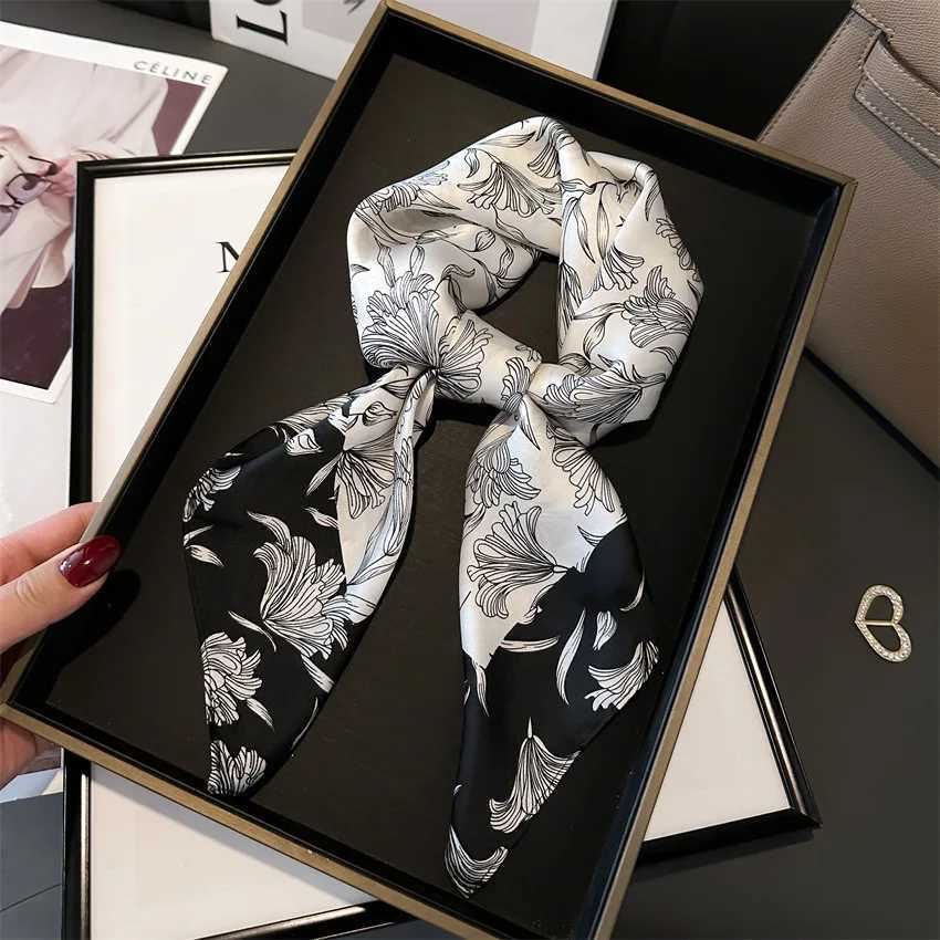 Black and white scarf 70X70cm square silk scarf classic retro printed scarf Kerchief Popar silk scarf strap set scarf X250319