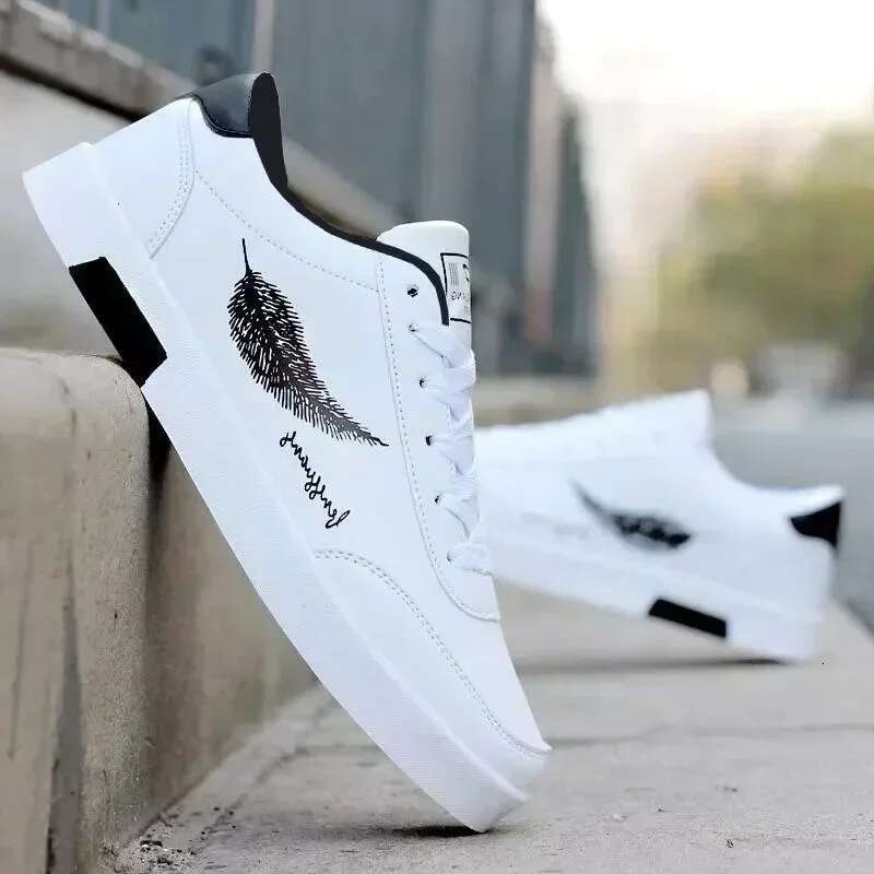 2025 new summer sports shoes men's board shoes vulcanized cheap flat bottom designer fashionable men's tennis shoes