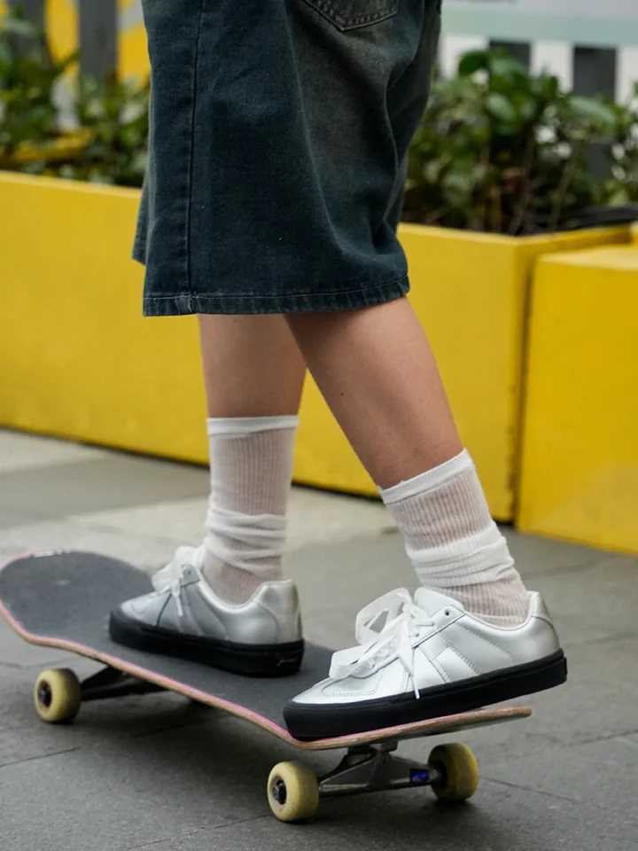 Joiints sliver skate shoes for man white Wear resistant shock Suede Casual Lightweight Shoe Rubber Outsole outside Sneaker BMX Y250318