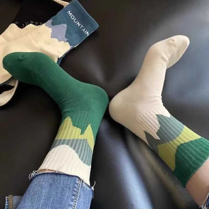 Super Beautiful Color Block Asymmetric Niche In Tube Socks Couple AB Socks Creative Fashion Trendy Cool Lovers Socks Mens X250319