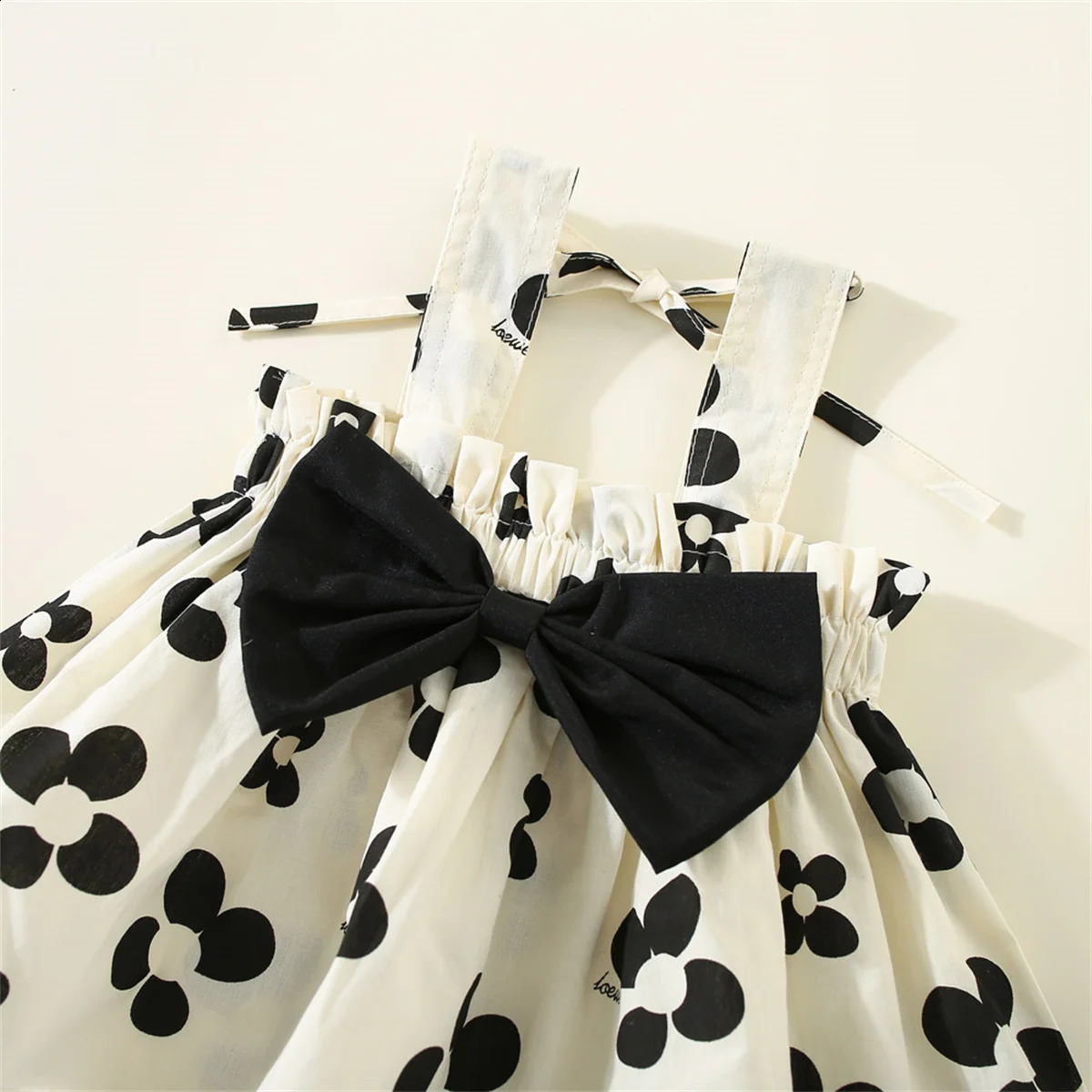 Cute printed bow decoration with top and bottom for preschool girls aged 03 in summer 2 piecesset 250319