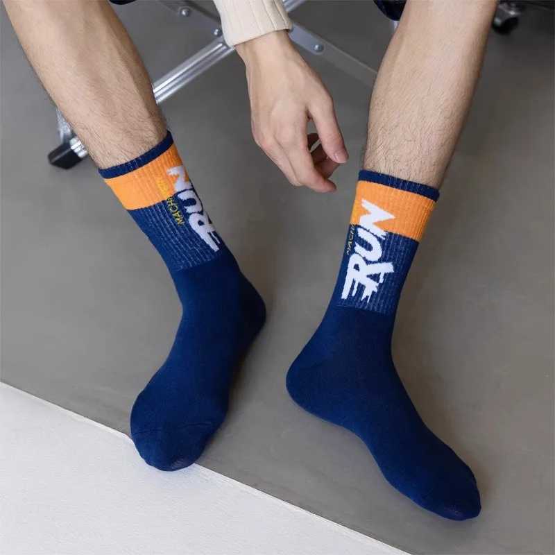 Mens socks spring and summer mid tube socks sports socks fashionable lightweight breathable sweat absorbing solid color socks X250319