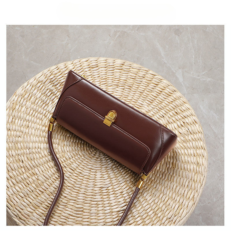 french designer 2025 summer new retro high sense baguette bag light luxury fashion allinone shoulder handbag