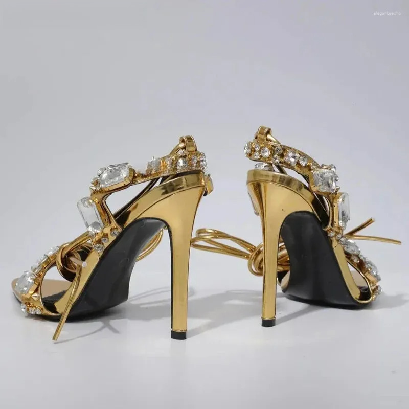 2025 S Fashion Designer Sandals Sexy Ankle Strap Golded Women Party Nightclub Stripper Heels High Quality Crystal Dia Pointed Toe Wedding Shoes