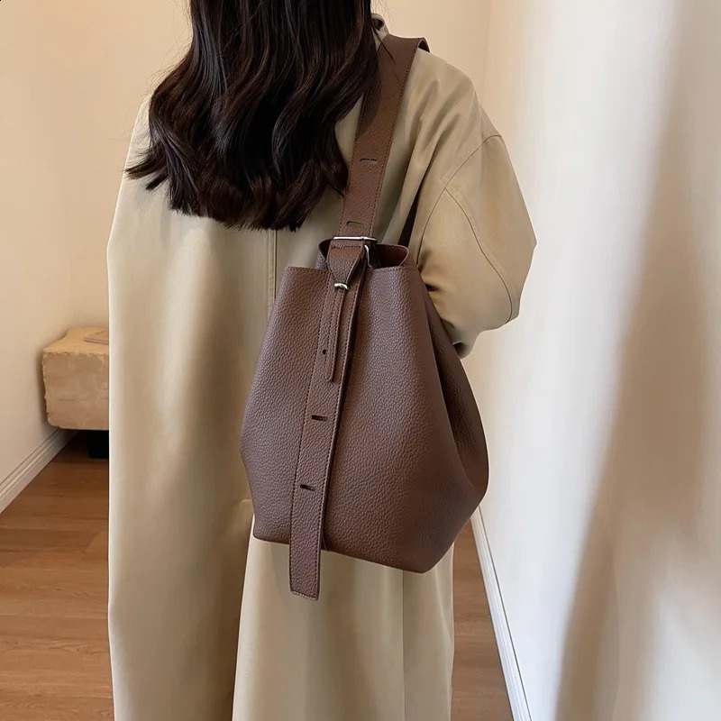 Retro PU Leather Bucket Shoulder Bag for Women Korean Fashion Womens Handbag Large Capacity Underarm Bag 250317