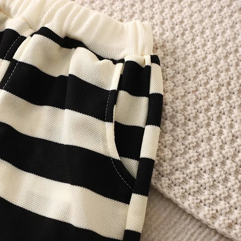 Summer childrens set boys and girls short sleeved striped Tshirtshorts baby fashion round neck 250319