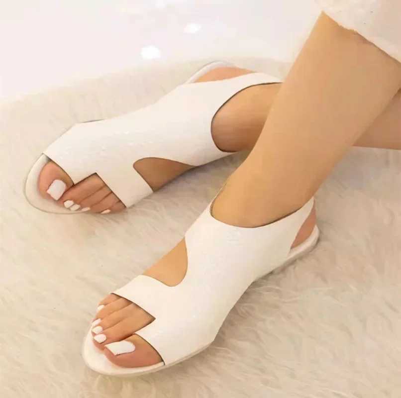 New Arrival Womens Sandals Summer New Roman Sexy Open Shoes Womens Fashion Leather Outdoor Beach Sandals Plus Size 43 T250318
