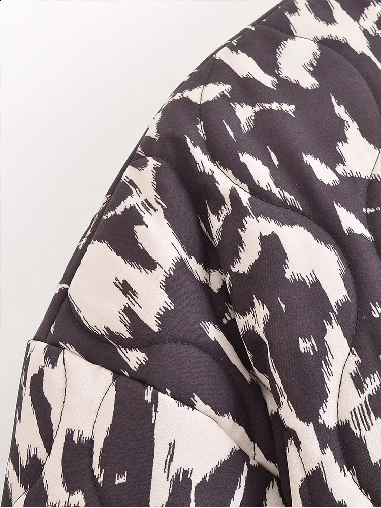ly arrived womens round neck loose animal print leopard long sleeved paddle jacket for autumn 2024 250319