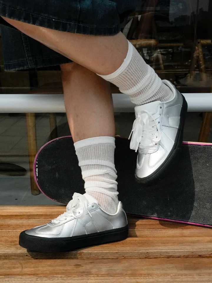 Joiints sliver skate shoes for man white Wear resistant shock Suede Casual Lightweight Shoe Rubber Outsole outside Sneaker BMX Y250318