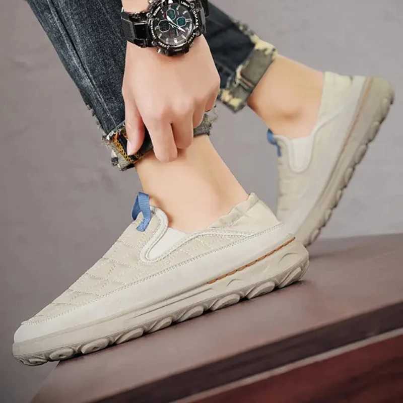 Casual mens sports shoes with thick soles and comfortable exposed vulcanized shoes trend anti slip soft sole round heel sliding roller coaster Z250319