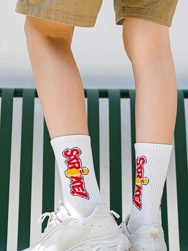 5 pairs of mens fashionable mid length socks randomly matched with various styles fashionable skateboard socks high-quality autumn mens socks X250319