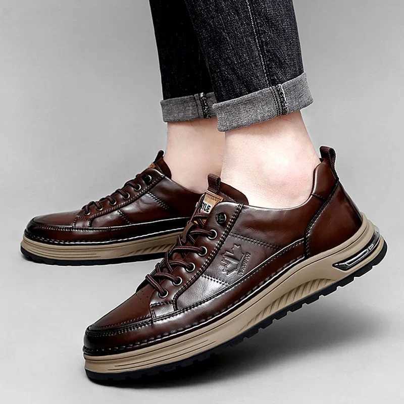 Luxury leather mens casual business shoes high-quality Fi lace office dress shoes outdoor running mens sports shoesXJ250319