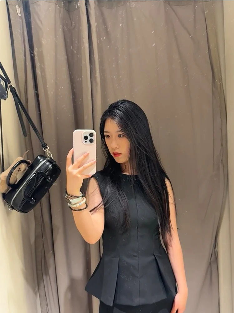 2025 Summer Womens Solid Zipper Retro Waist Sleeveless ONeck Vest Fashion Ultra Thin Folded Street Folding Top 250319