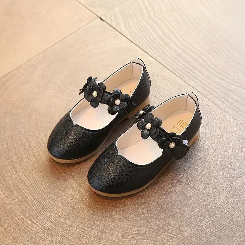 Spring and Autumn Girl Leather Shoes Childrens Apartment Princess Flowers Sweet Wedding Cute Fashion Flower 250312