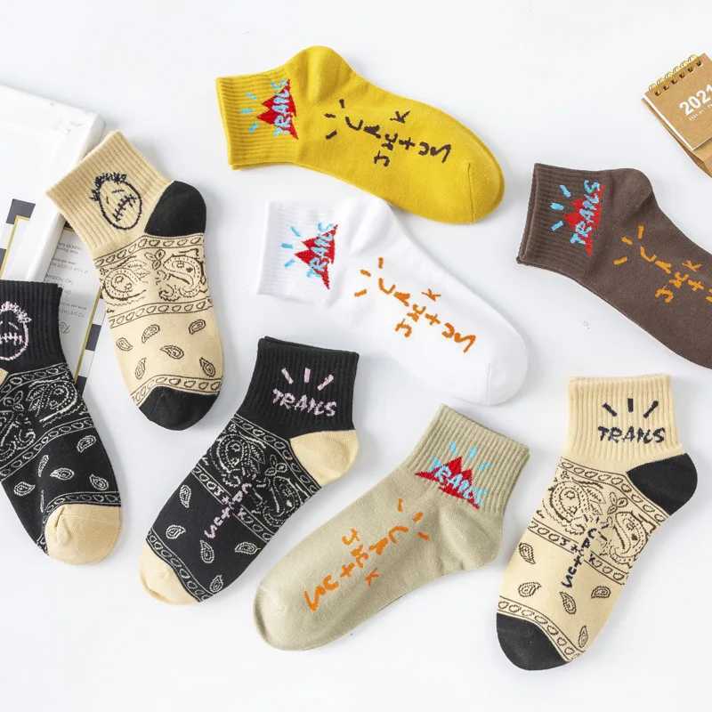 AJ Barb Halloween Scary Face Cashew Flower Cotton Letter Socks Mens and Womens Sports Socks X250319