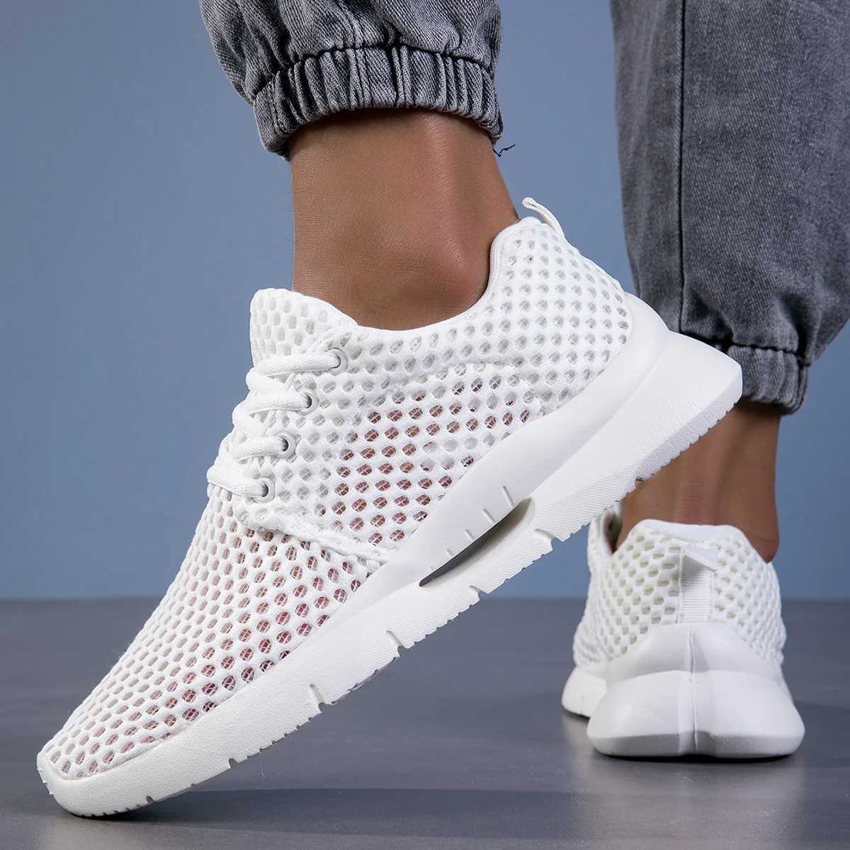 New white mesh shoes suitable for men breathable lightweight in summer comfortable casual shoes black sliding driving mens Loafers Z250319