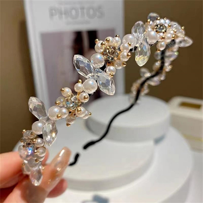 Luxurious Women's White Pearled Crystal Flower Hair Ornament for Wedding and Evening Wear