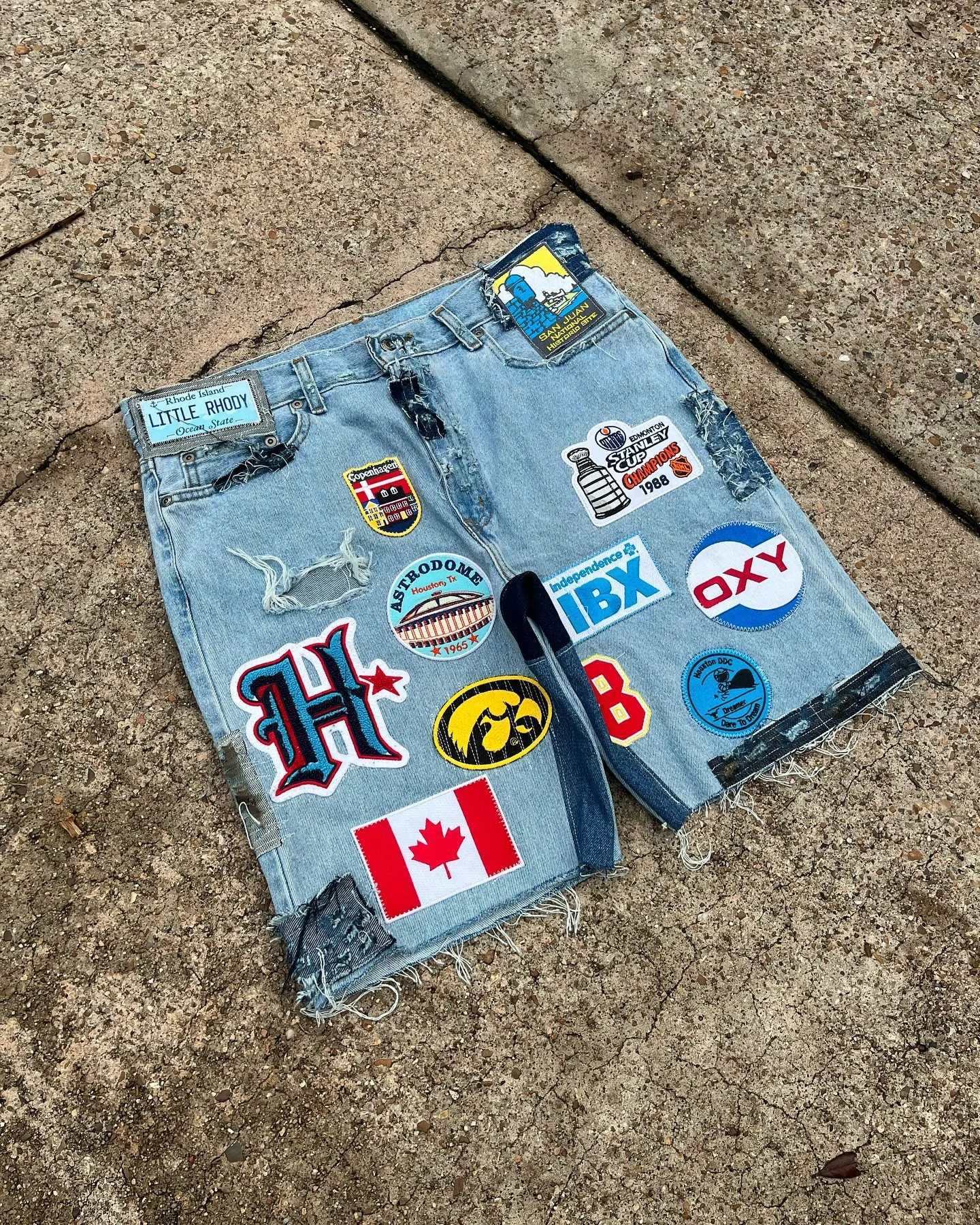 Mens hip-hop cartoon pattern decal embroidered denim shorts retro blue pocket gym shorts Y2K street basketball shorts W250319