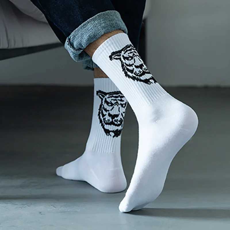 Mens socks cotton animal print college style cartoon black and white panda lion eagle tiger wolf sports shorts hip-hop mens socks X250319