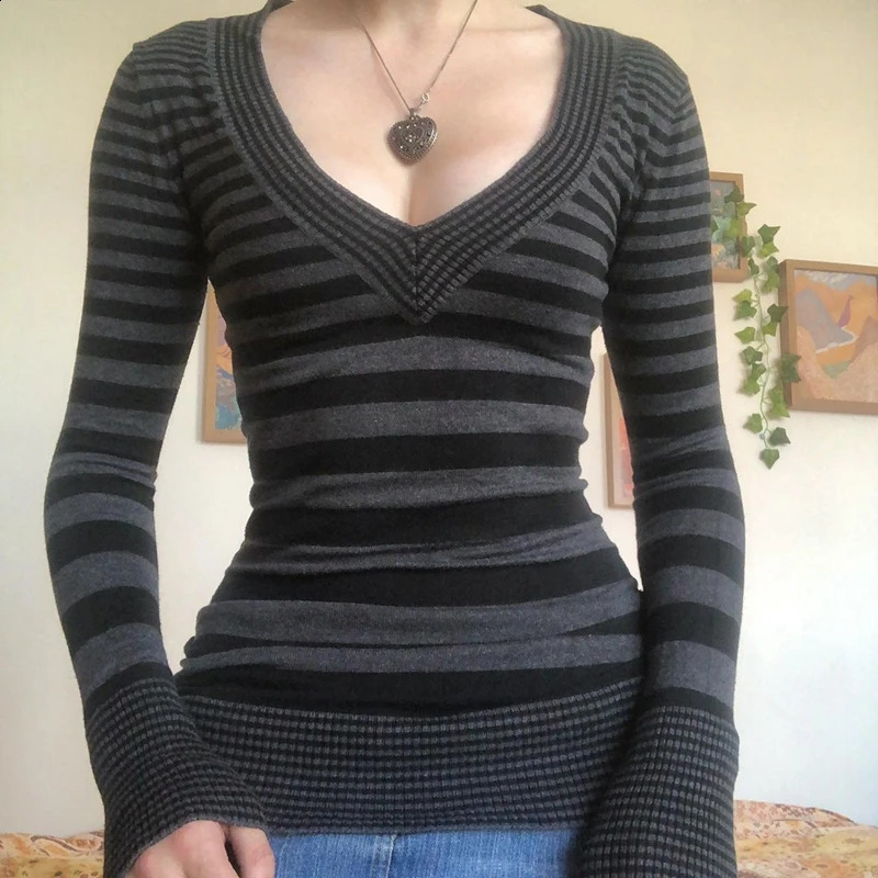 Y2K Grunge Emo 00s Vintage T Shirt Black Grey Striped V Neck Long Sleeve Jumper Tops Chic Women Autumn Retro Mall Goth Tees 250319