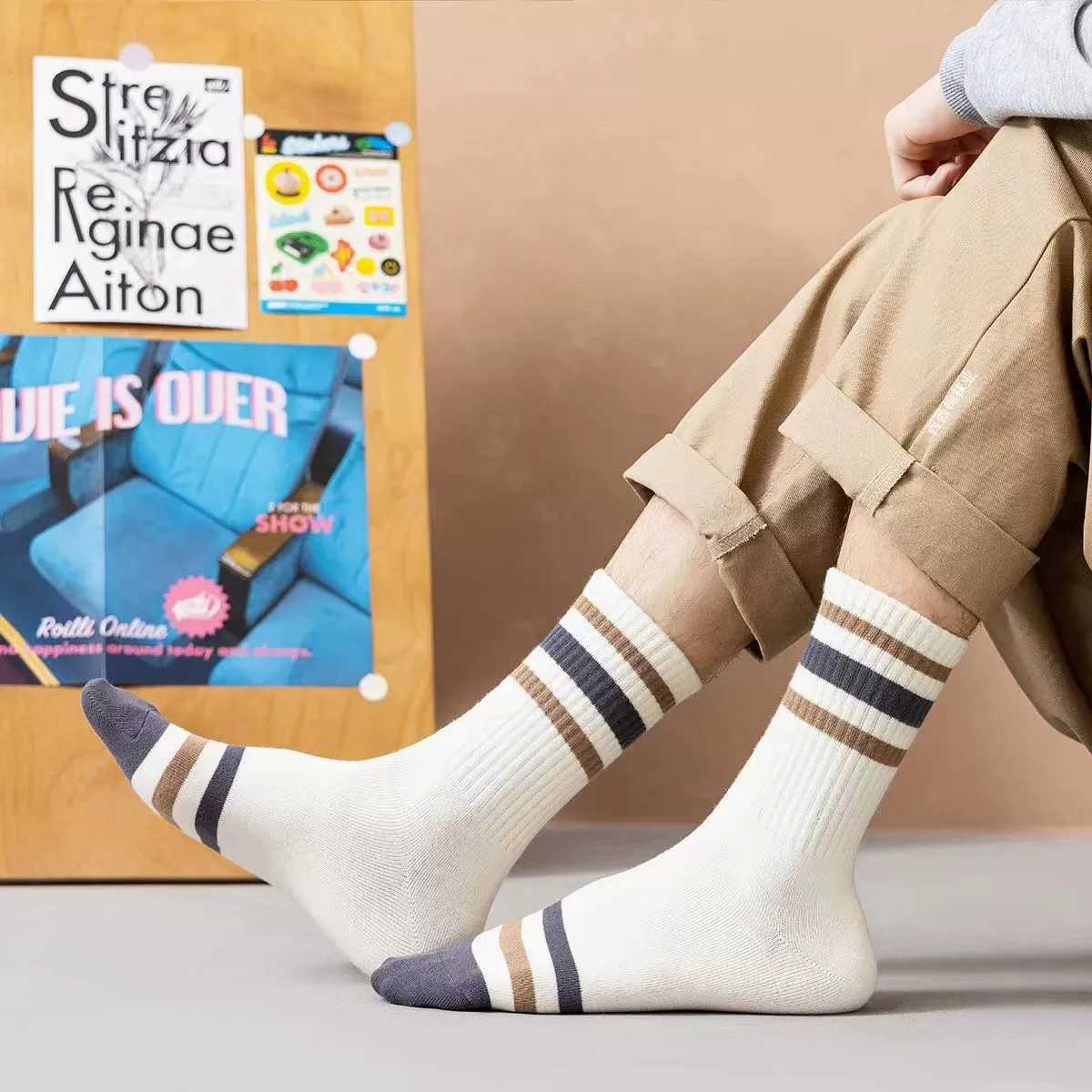 5/10 pairs of mens striped mid tube socks fashionable color blocking soft and comfortable sweat absorbing and breathable casual socks X250319