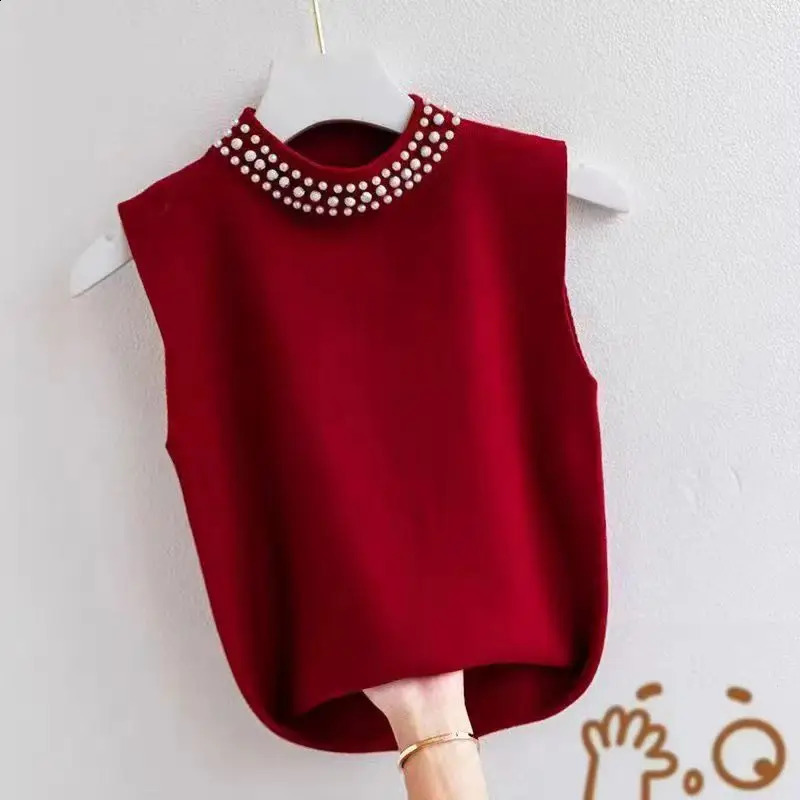 Korean elegant and chic office womens sleeveless Oneck bead knitted vest basic matching pearl 250319