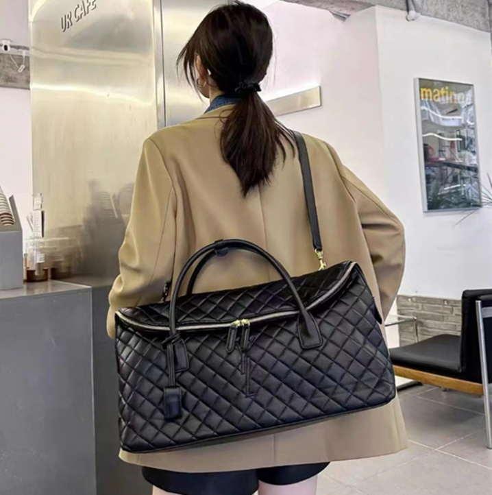 Top Quality New Men Duffle Bag Women Keepall Travel Bags Hand Luggage Travel Bags Men Leather Handbags Large CrossBody Bags Totes Purse backpack