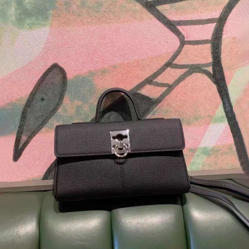 Light Luxury CF Small Stancewallet Handheld Briefcase Classic Cowhide Commuting One Shoulder Crossbody Bag