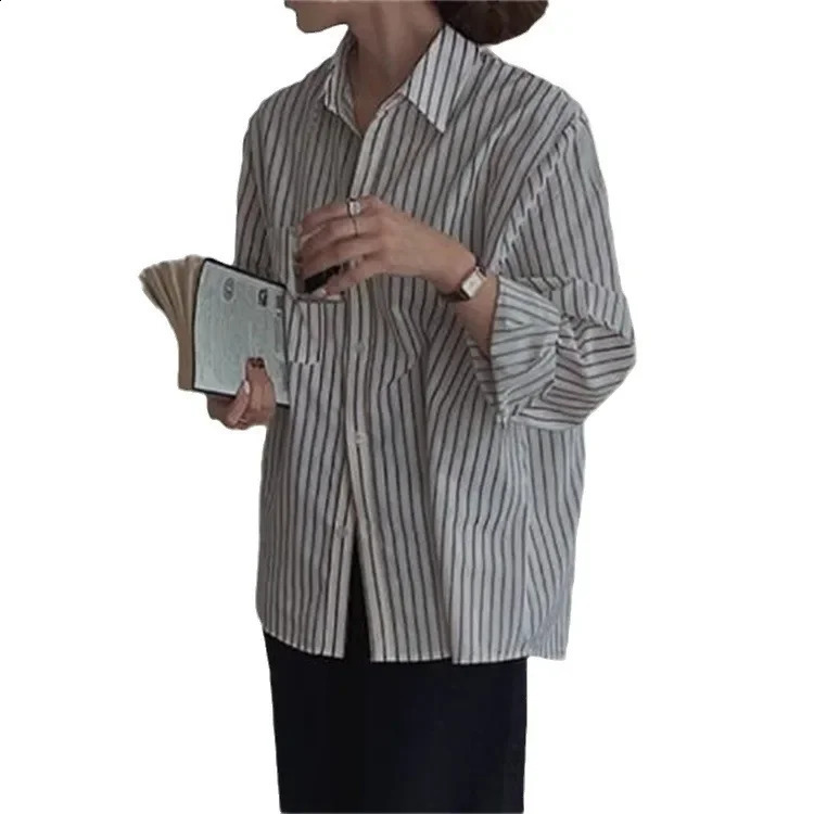 French striped womens autumn long sleeved retro niche Hong Kong style layered collar shirt and winter 250318