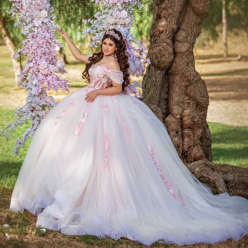 White Shiny Off Shoulder Quinceanera Dresses Applique Flower Beads Tull Party Birthday Sweet 16 Dress Vestidos 15 De anos