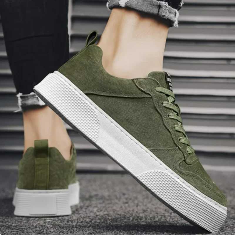 Trend Mens Casual Sneakers Lightweight Flat Shoes Comfortable Non Slip Running Shoes Soft Sole Vulcanized Shoes for Men Zapatos Z250319