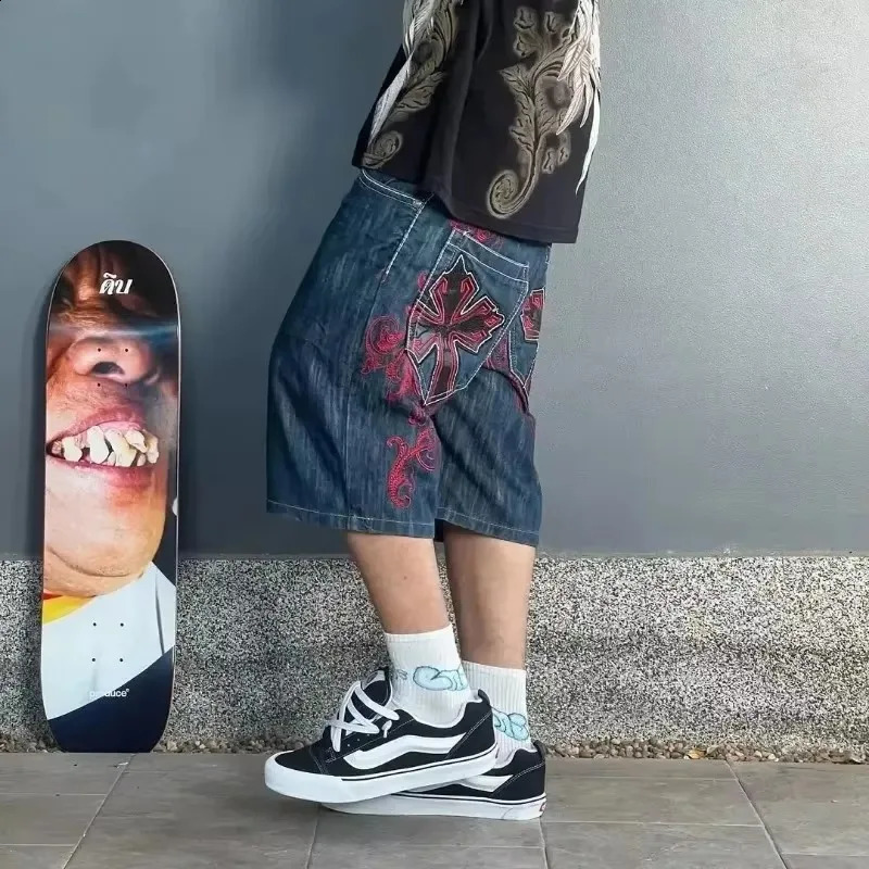High Quality Street Y2K Retro Denim Shorts Shinjuku Hip Hop Pocket Loose Denim Shorts For Men and Women In Summer Gothic Shorts 250319