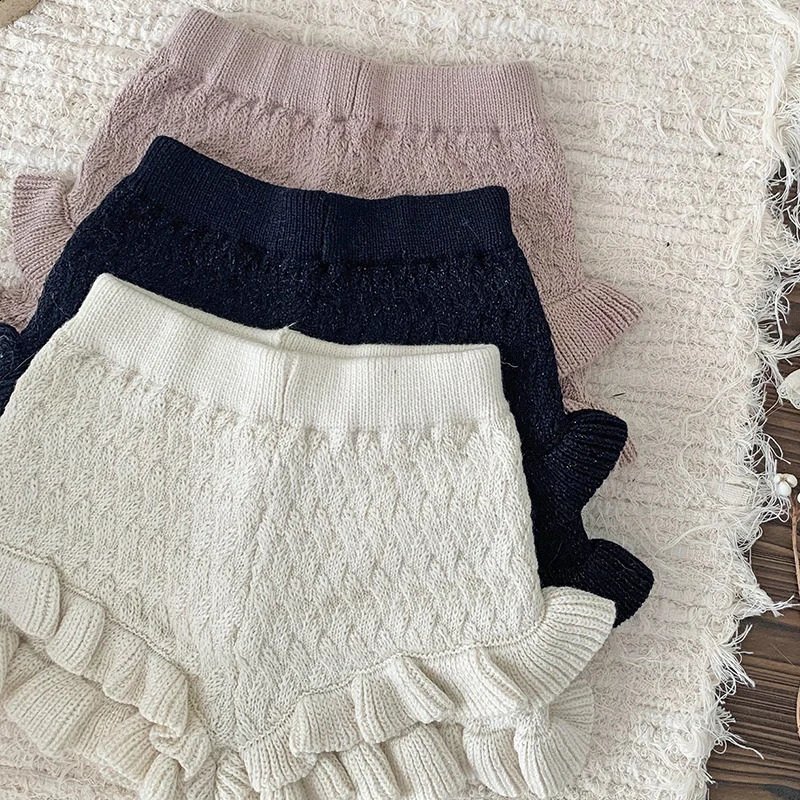 Autumn 0-4Yrs Baby Girls Knitted Shorts Toddler Baby Girls Solid Color Hollow Out Knitting Shorts Children Shorts 250319